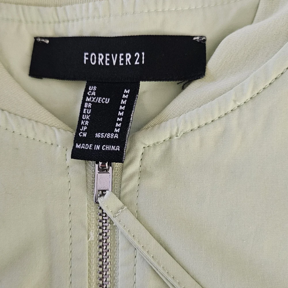 NWOT Forever 21 Cropped Bomber Jacket Lightweight Lime Baggy Pockets Womens M